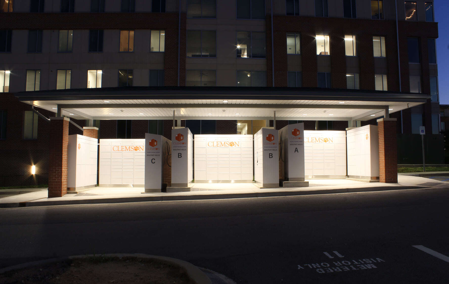 Enhancing Student Experience with Smart Lockers on Campus
